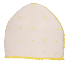 Load image into Gallery viewer, Old Harbor Hand Embroidered Daisy Tea Cozy (11.5 x 12.5 inch)