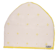 Load image into Gallery viewer, Old Harbor Hand Embroidered Daisy Tea Cozy (11.5 x 12.5 inch)