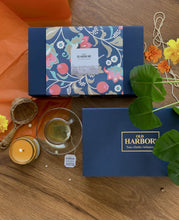 Load image into Gallery viewer, Old Harbor Tea Chest (Pack of 6 flavours)