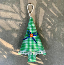 Load image into Gallery viewer, Old Harbor Winter Essentials Tea Hamper| Secret Santa gift | Christmas tree ornaments, masala tea, tulsi green tea