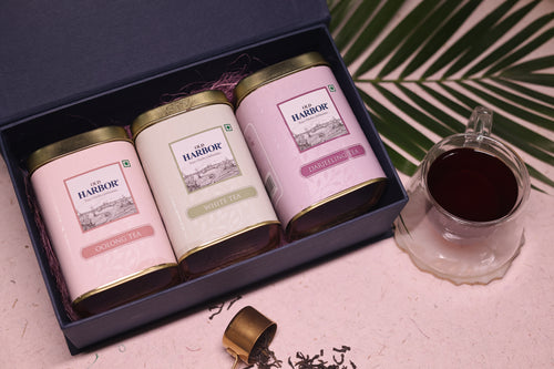 Old Harbor Premium Whole leaf tea chest is an amalgamation of some of the finest Darjeeling tea, Oolong tea & silver Needle-white tea which are hand-plucked and blended carefully by our master tea tasters and blenders to give you a cup and experience of premium Indian tea.